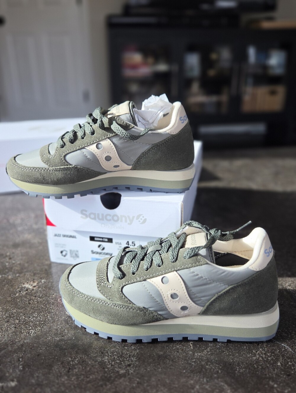 Saucony Jazz Original - 6 women - 4.5 Men - Green/Sand - NEW IN BOX